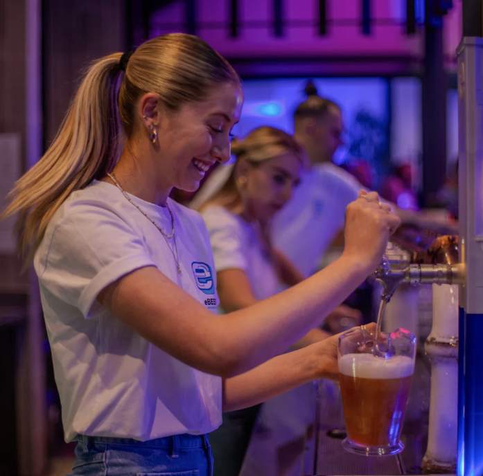eBeer pouring a beer at the HQ Grunthal Brew
